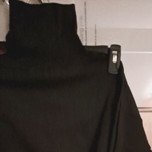 NEW BLACK TURTLENECK SHIRT, 4 6 8 SMALL, Firm